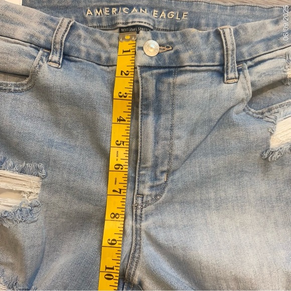 American Eagle Blue Skinny Jeans with Distressed Detailing - Picture 6 of 8